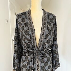 Natalie Martin Black and Gray Patterned Robe